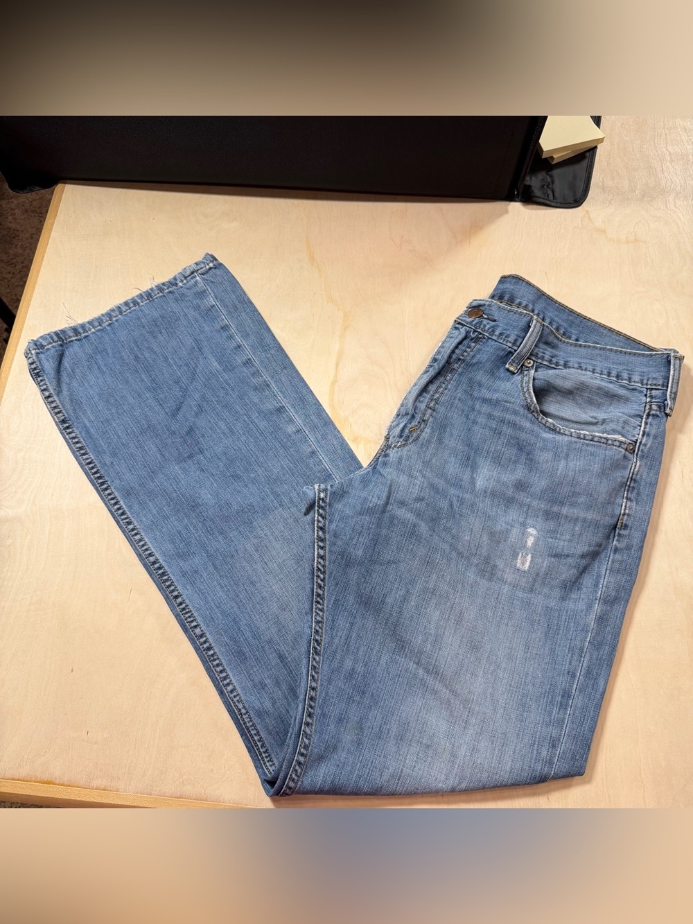 Men’s Levi’s 527 Jeans Medium Wash Size 36 X 32 Distressed Pre-Owned